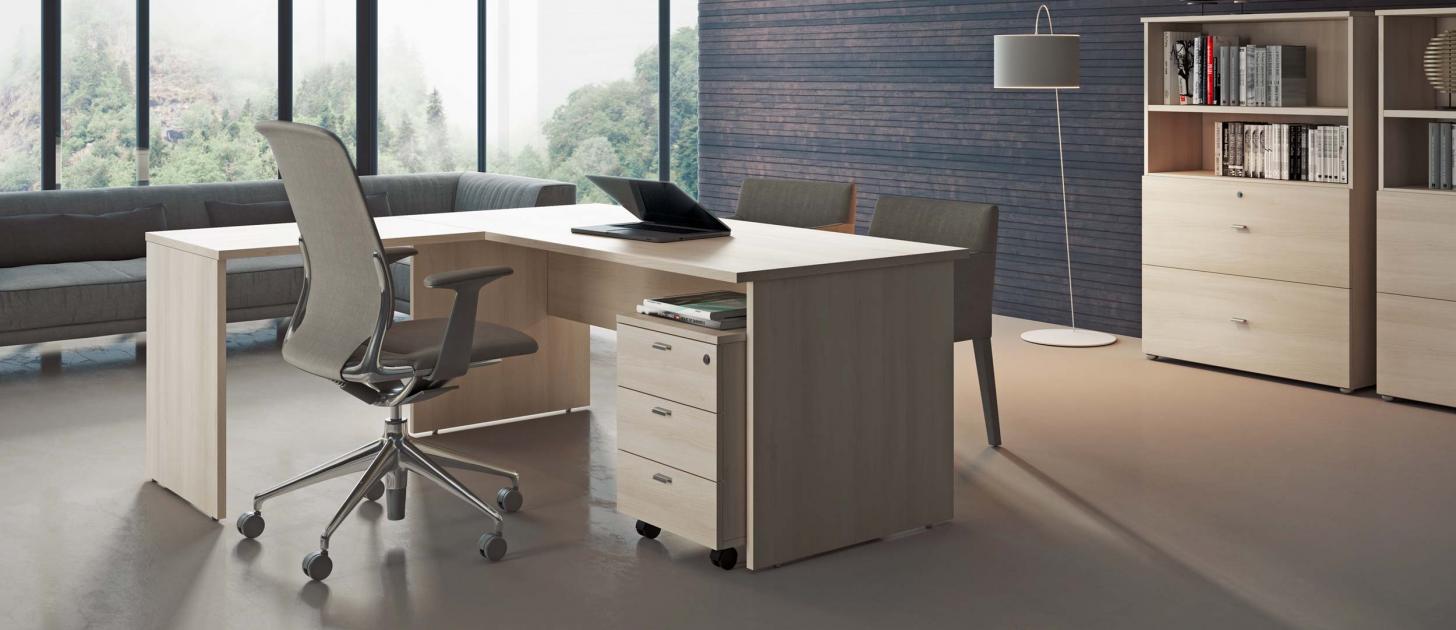 Kantoor - lichtbruin bureau en kasten