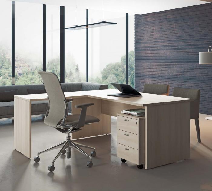 Kantoor - lichtbruin bureau en kasten